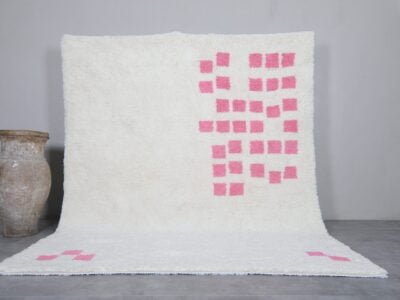 Moroccan rug- pink checkered rug