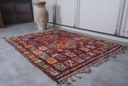 MOROCCAN VINTAGE RUG 5.8 X 7.9 FEET