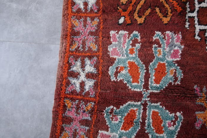 MOROCCAN VINTAGE RUG 7 X 11 FEET