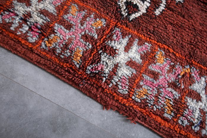 MOROCCAN VINTAGE RUG 7 X 11 FEET