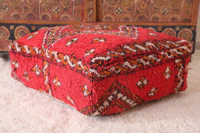 Vintage moroccan pouf 24’’ X 24” X 7.8’’