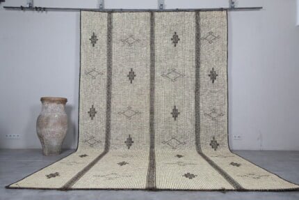 TUAREG RUG 8.9 X 15.5 FEET