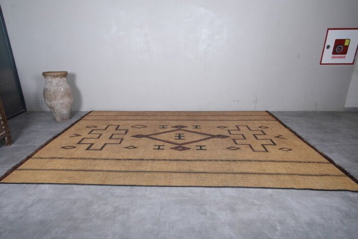 TUAREG RUG 8.9 X 12.9 FEET