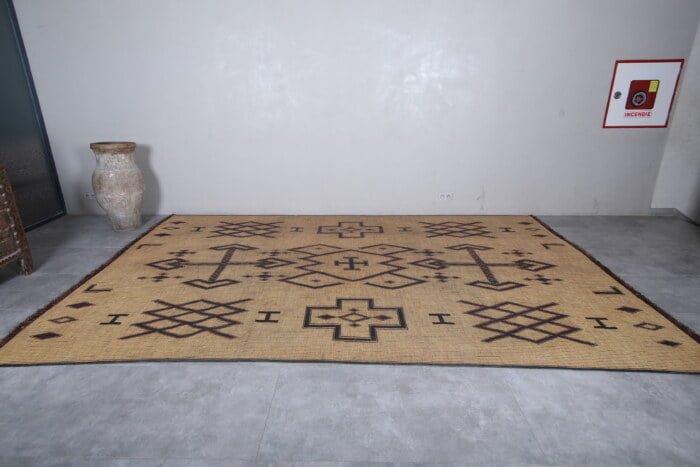 TUAREG RUG 9.3 X 14.1 FEET