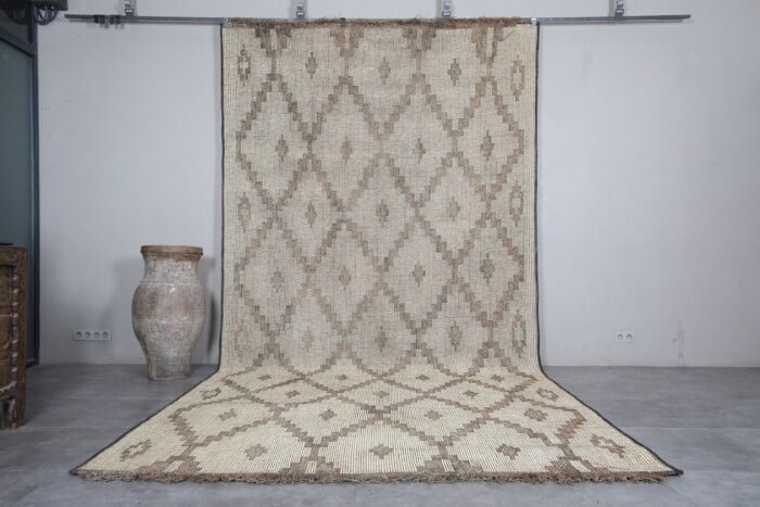 TUAREG RUG 8 X 15.8 FEET