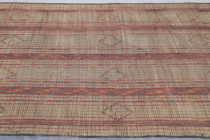 TUAREG RUG 5.5 X 8.9 FEET