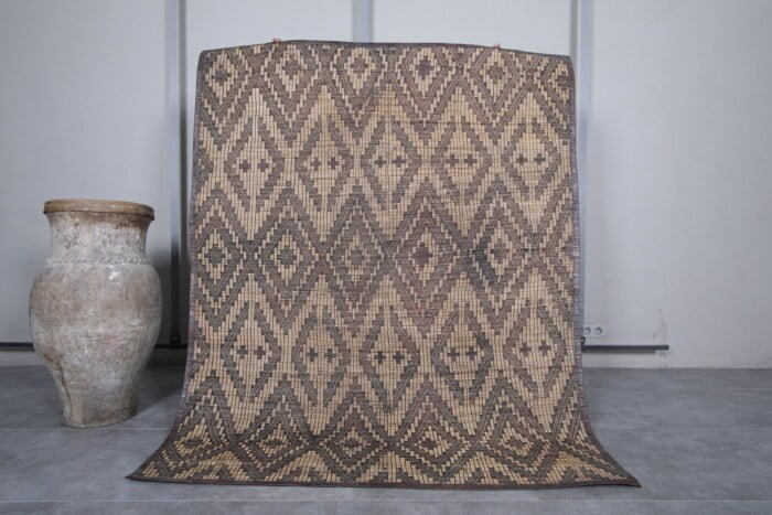 TUAREG RUG 5.4 X 6.9 FEET