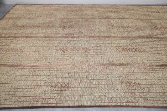 TUAREG RUG 6.7 X 10.1 FEET