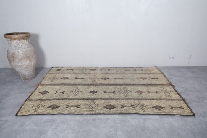 TUAREG RUG 4.9 X 8.4 FEET