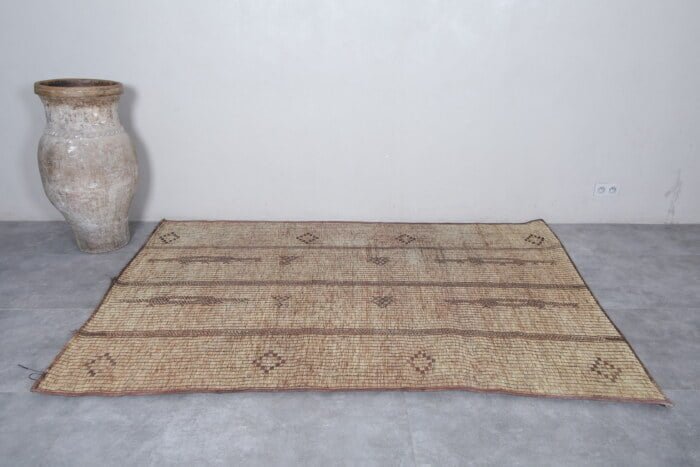 TUAREG RUG 5.6 X 8 FEET